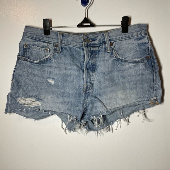 LEVI’S 501 Distressed Shorts size 28 - Picture 1 of 8